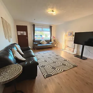 Cozy 2 Bedrooms With Private Parking Space And Garden Edinburgh